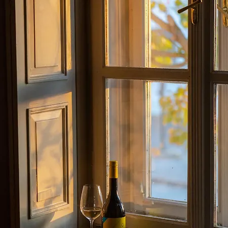 Bohém Borklub Bed & Breakfast 4*