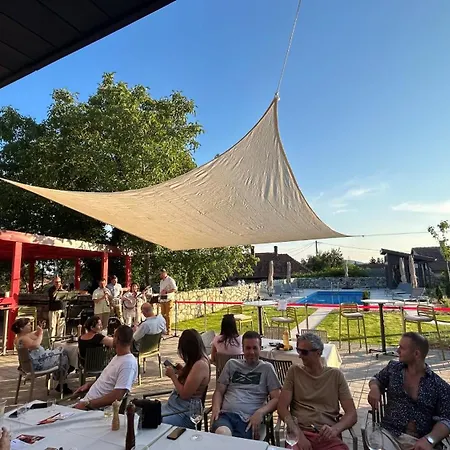 Bohem Borklub Nocleg ze śniadaniem 4*