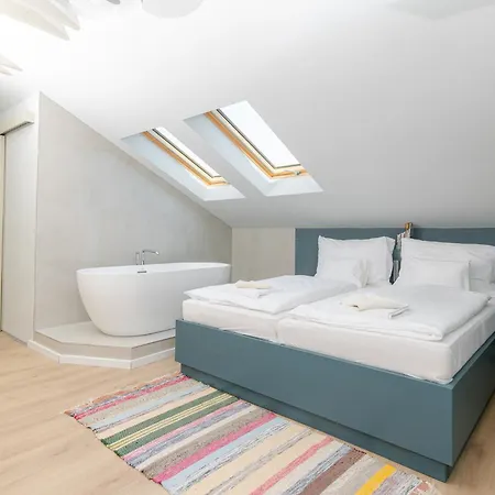 Bohem Borklub Bed & Breakfast *
