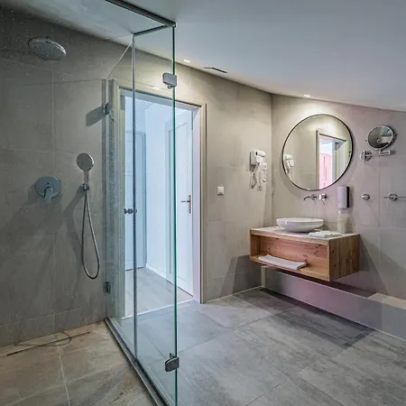 Bohem Borklub Nocleg ze śniadaniem 4*