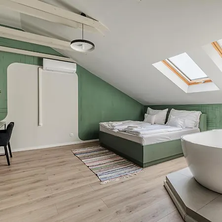 Bohém Borklub Bed & Breakfast