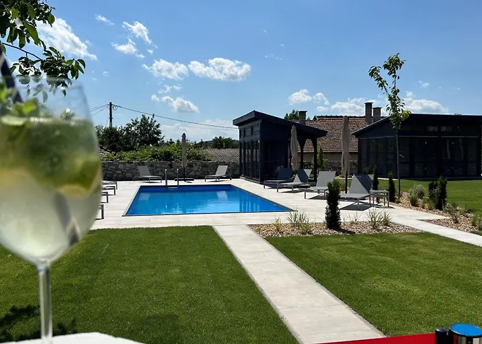 Bohem Borklub Bed & Breakfast