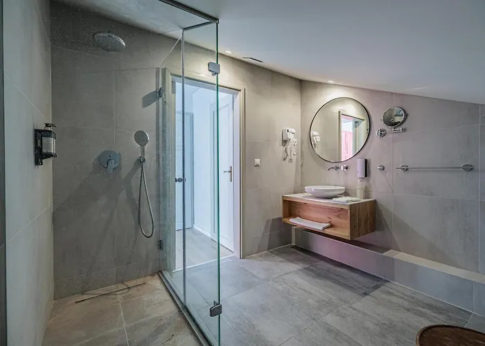 Bohem Borklub Bed & Breakfast 4*